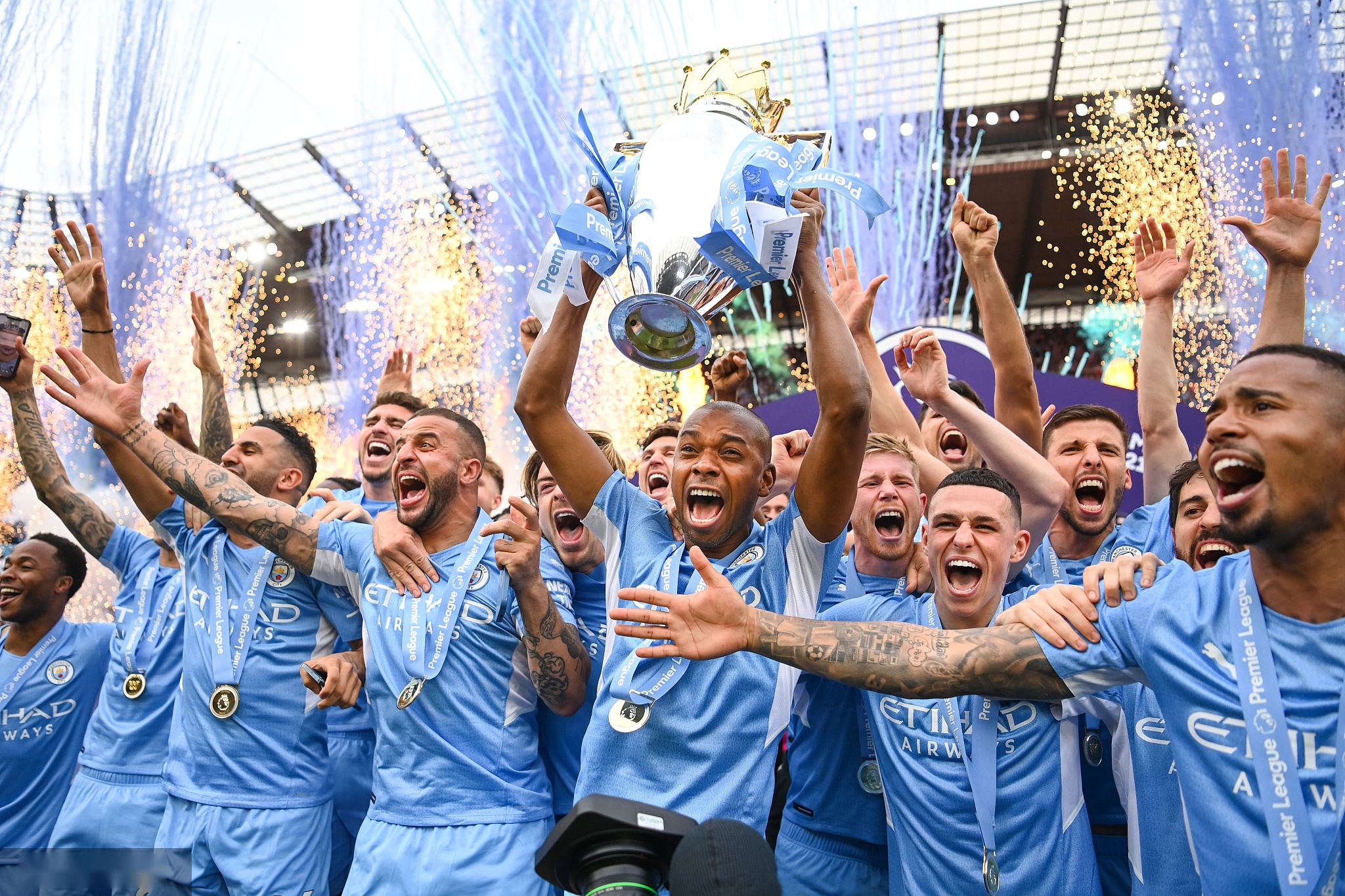 为他感到高 为他感到高